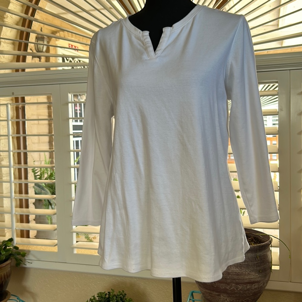 White Cable & Gage women’s top.  Size XL